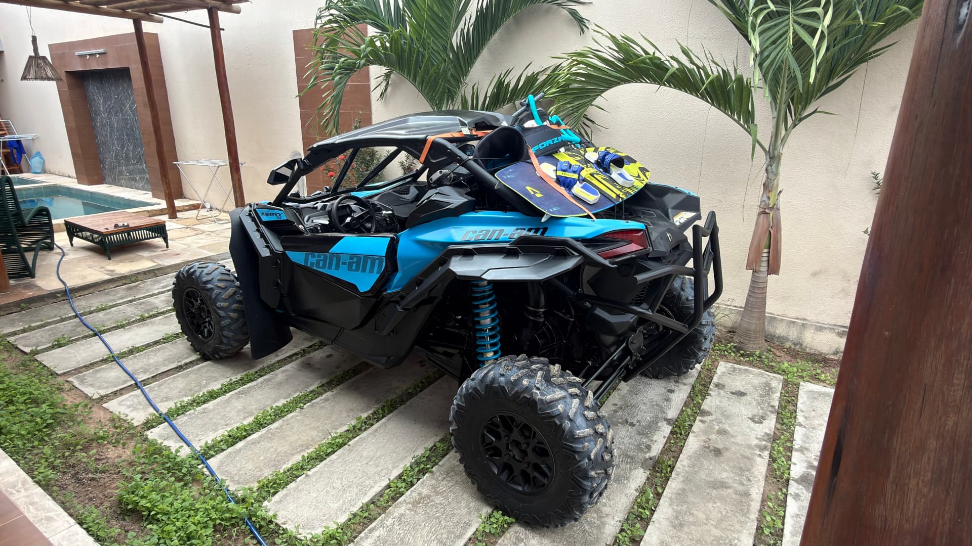 Vista traseira do UTV Can-Am X3 XRS Turbo