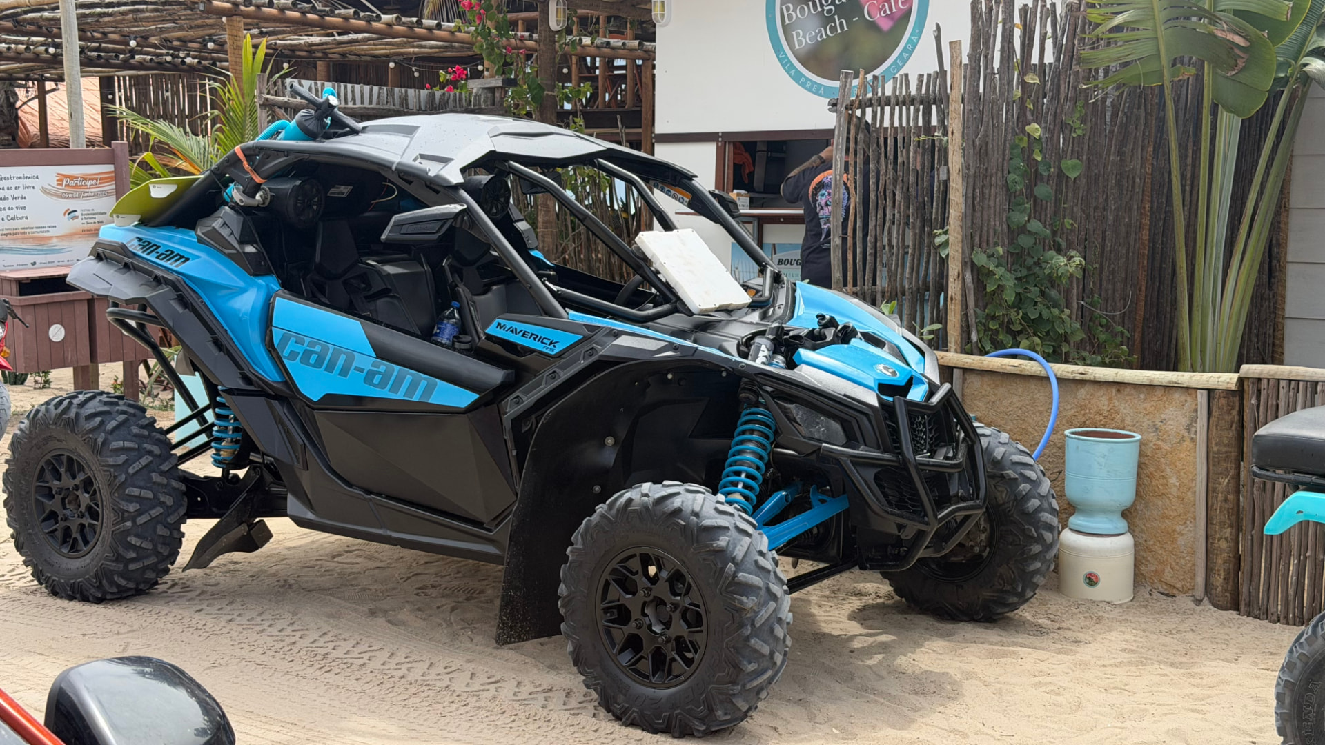 UTV preparado para circular nas areias do Preá